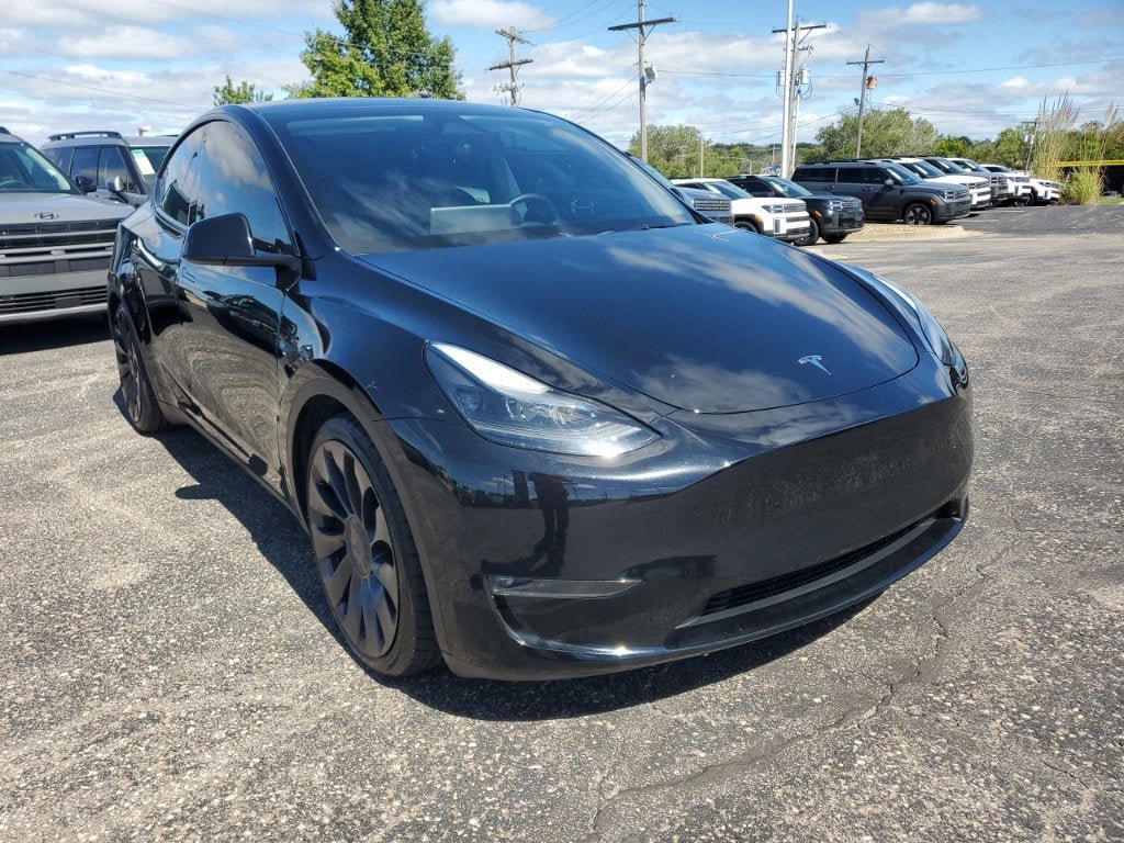 Used 2024 Tesla Model Y Performance AWD/4WD image 3