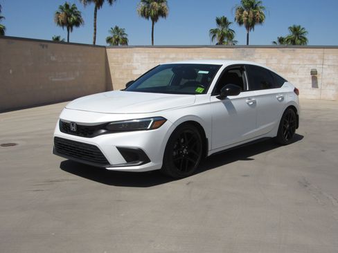 Used 2024 Honda Civic Sport image 1