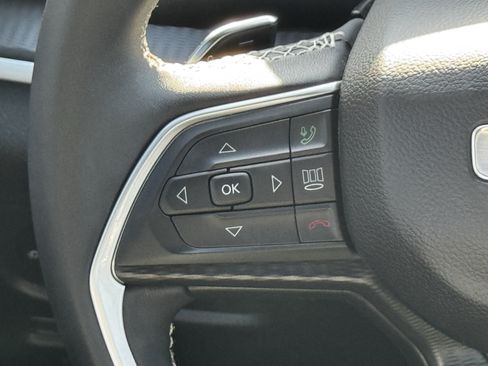 Used 2025 Jeep Grand Cherokee L Altitude RWD image 13