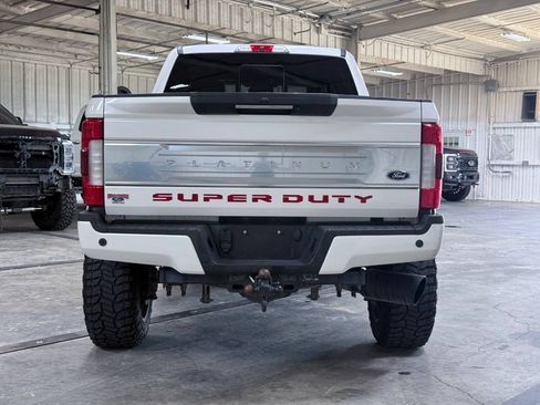Used 2017 Ford F250 Platinum w/ Platinum Ultimate Package AWD/4WD image 4