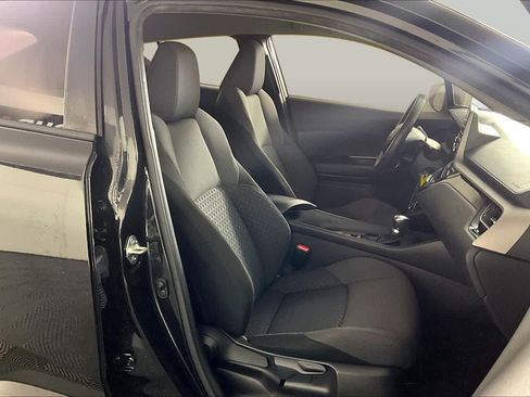 Used 2020 Toyota C-HR LE FWD image 9