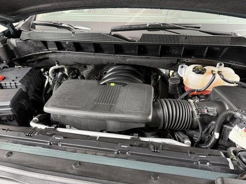 Used 2025 Chevrolet Silverado 1500 LT image 32