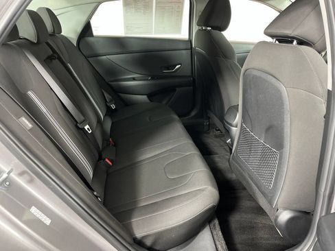 Used 2025 Hyundai Elantra SEL FWD image 8