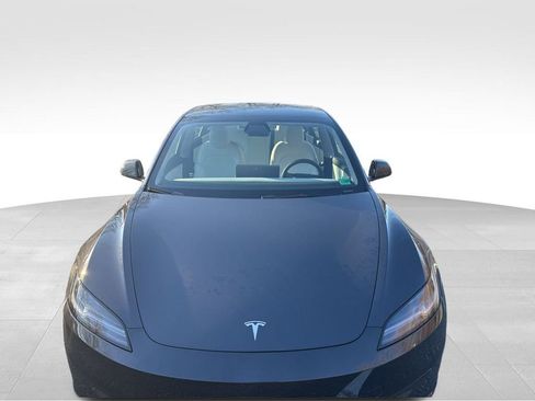 Used 2024 Tesla Model 3 Standard Range image 3