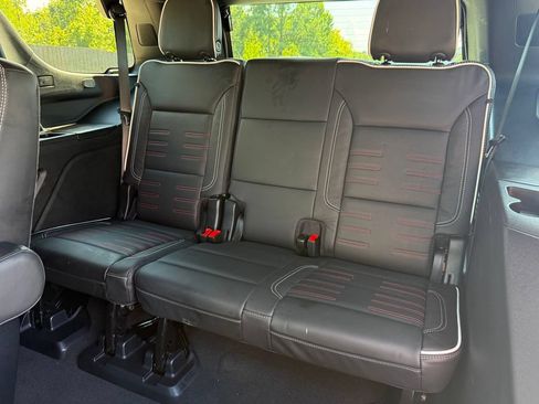 Used 2025 GMC Yukon AT4 Ultimate AWD/4WD image 38