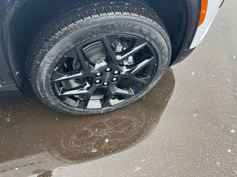 New 2026 Chevrolet Traverse RS w/ LPO, Floor Liner Package image 32