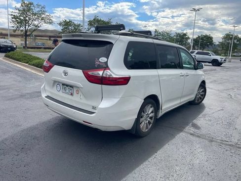 Used 2017 Toyota Sienna XLE Premium AWD/4WD image 6