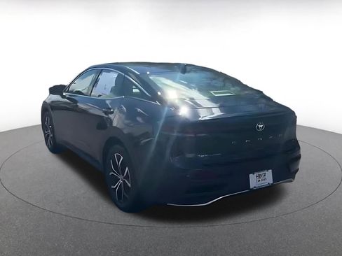 Used 2025 Toyota Crown XLE image 4