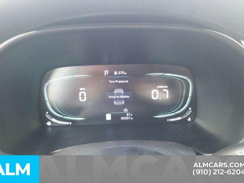 Used 2024 Kia Soul LX w/ Option Group 015 FWD image 28