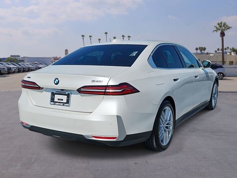 Used 2024 BMW 540i xDrive w/ Convenience Package image 5