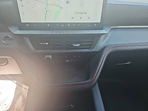 Used 2025 Ford Explorer ST-Line w/ ST-Line Street Pack image 19