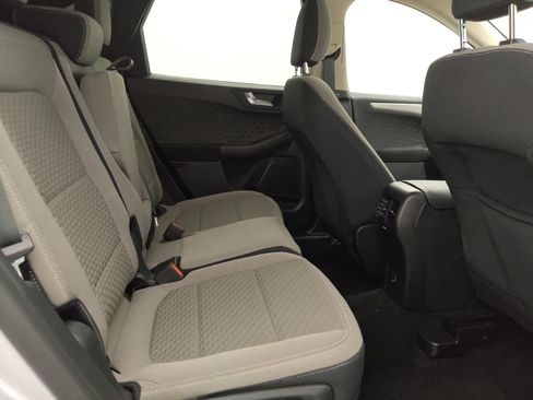 Used 2020 Ford Escape SE image 19