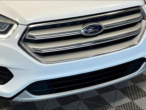 Used 2019 Ford Escape SEL image 30