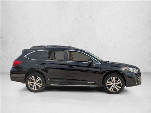 Used 2018 Subaru Outback 2.5i Limited AWD/4WD image 4
