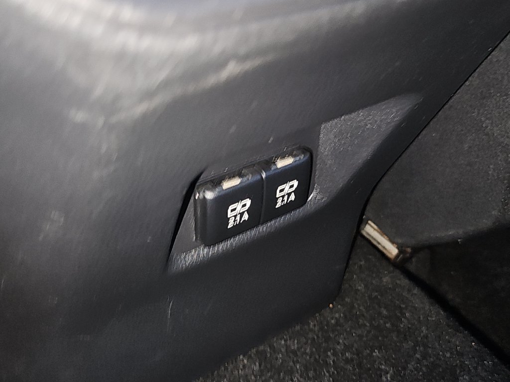Used 2020 Toyota RAV4 XLE Premium AWD/4WD image 21