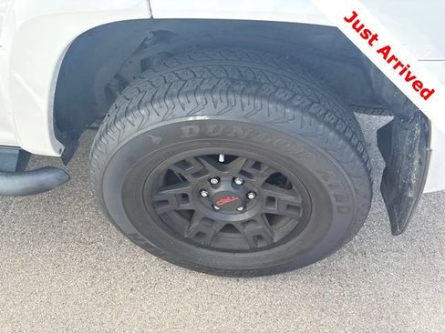 Used 2022 Toyota 4Runner SR5 AWD/4WD image 16