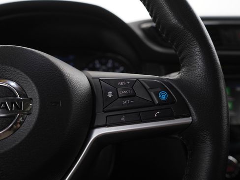 Used 2020 Nissan Rogue SL w/ Premium Package image 27