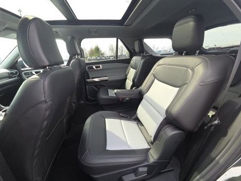 Used 2023 Ford Explorer XLT w/ Equipment Group 202A image 19