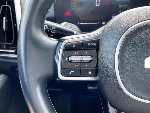 Used 2025 Kia Sorento S FWD image 22