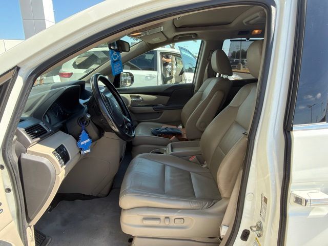Used 2016 Honda Odyssey Touring Elite image 8