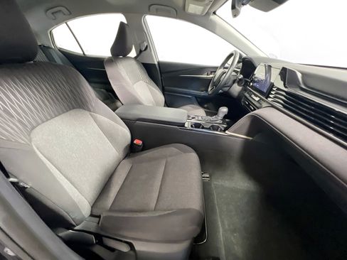 Used 2025 Toyota Camry LE w/ Convenience Package FWD image 30