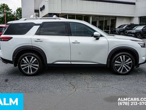 Used 2025 Nissan Pathfinder Platinum w/ Cargo Package AWD/4WD image 8