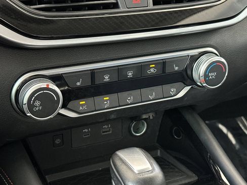 Used 2023 Nissan Altima 2.5 SR w/ SR Premium Package FWD image 19