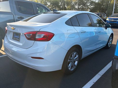 Used 2019 Chevrolet Cruze LS w/ LS Convenience Package image 3