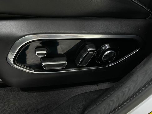 Used 2021 Jeep Grand Cherokee L Overland w/ Advanced Protech Group III image 19