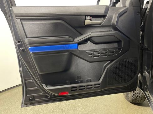 Certified 2025 Toyota Tacoma TRD Off-Road image 17