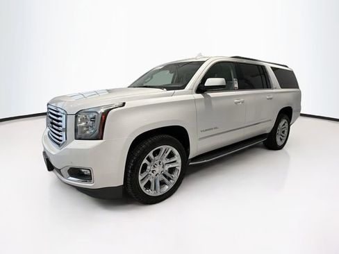 Used 2020 GMC Yukon XL SLT w/ Premium Edition image 3