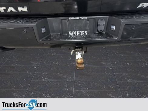 Used 2018 Nissan Titan PRO-4X image 37