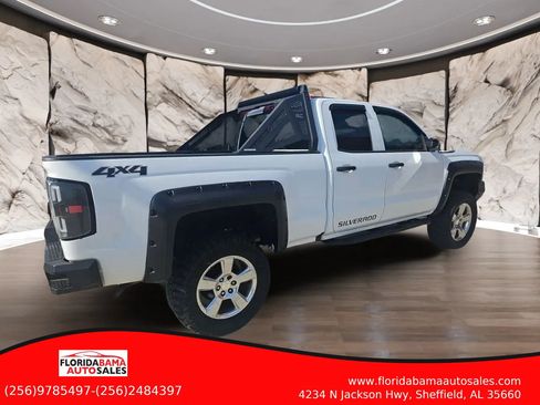 Used 2017 Chevrolet Silverado 1500 Custom w/ Custom Convenience Package AWD/4WD image 4