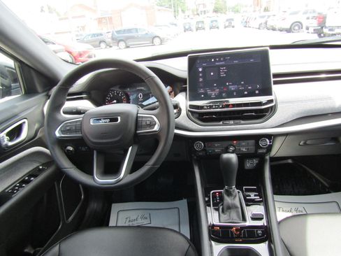 Used 2024 Jeep Compass Latitude AWD/4WD image 18