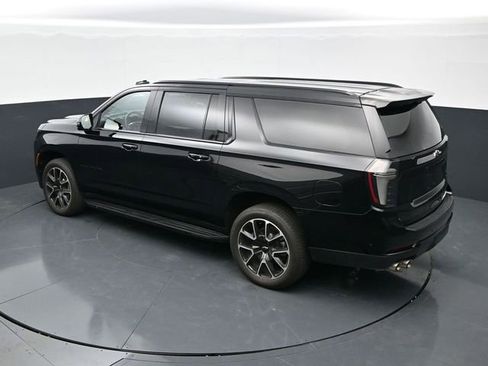 Used 2025 Chevrolet Suburban RST w/ Comfort Package AWD/4WD image 35