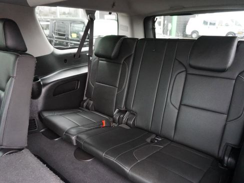 Used 2019 GMC Yukon XL SLT w/ Open Road Package AWD/4WD image 11