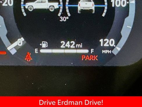 Certified 2026 Toyota Tacoma TRD Off-Road AWD/4WD image 32