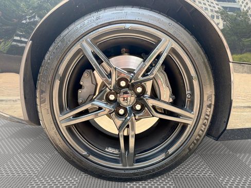 Used 2024 Chevrolet Corvette Stingray Preferred Cpe w/ Z51 Performance Package RWD image 30