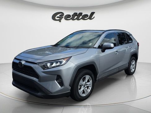 Used 2021 Toyota RAV4 XLE w/ Convenience Package FWD image 1