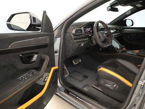 Used 2024 Lamborghini Urus Performante image 14