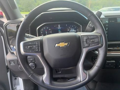 Used 2023 Chevrolet Silverado 1500 LT AWD/4WD image 16