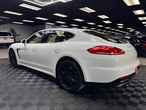 Used 2015 Porsche Panamera 4 image 8