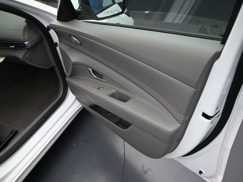 New 2025 Hyundai Elantra Sport image 35