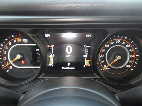 New 2025 Jeep Gladiator Willys image 14