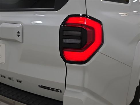 Certified 2025 Toyota 4Runner Limited image 31