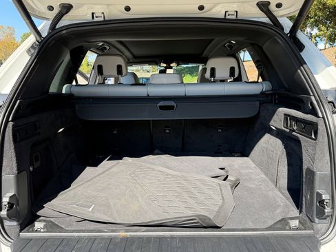 Used 2023 BMW X5 xDrive40i w/ M Sport Package image 32