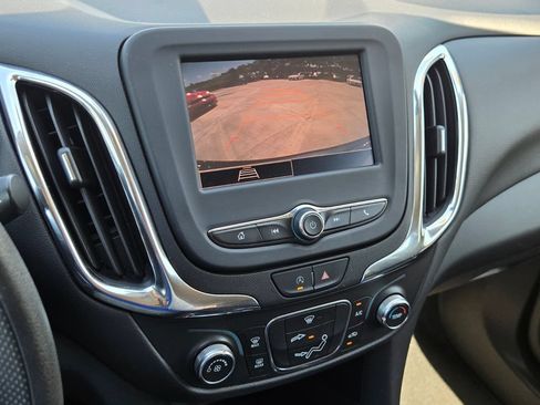 Used 2022 Chevrolet Equinox LT FWD image 22