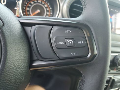 Certified 2023 Jeep Gladiator Sport AWD/4WD image 20