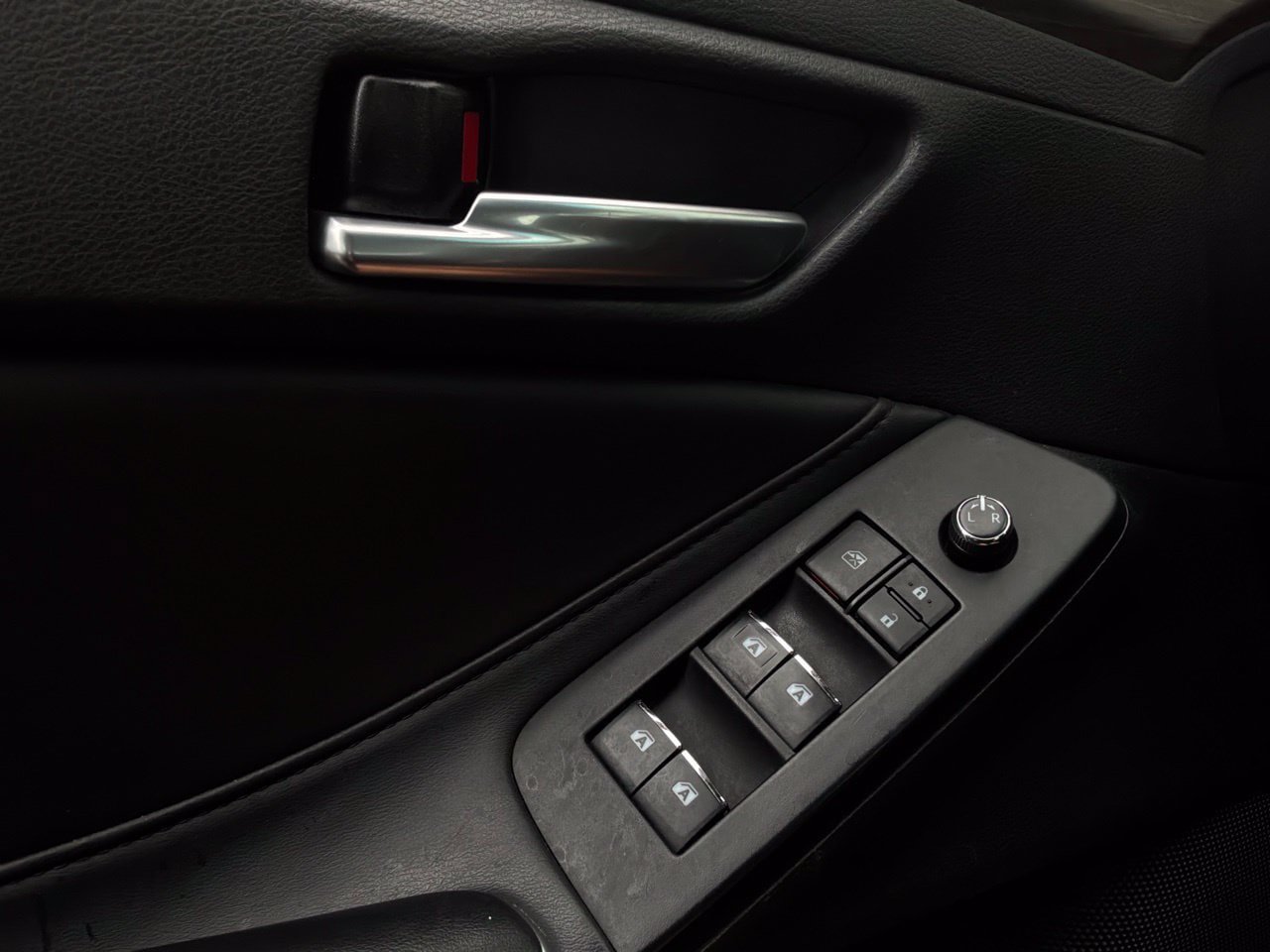 Used 2022 Toyota Avalon XLE FWD image 22