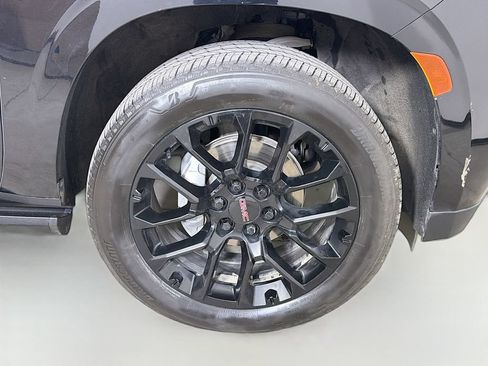Used 2023 GMC Yukon XL Denali AWD/4WD image 31